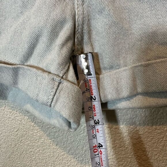 NWOT Levi A Line Mom High Waisted Shorts Size 26 - Picture 7 of 9